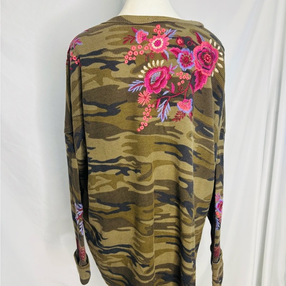 Johnny Was Marcella Floral Camo Top - Picture 9 of 9